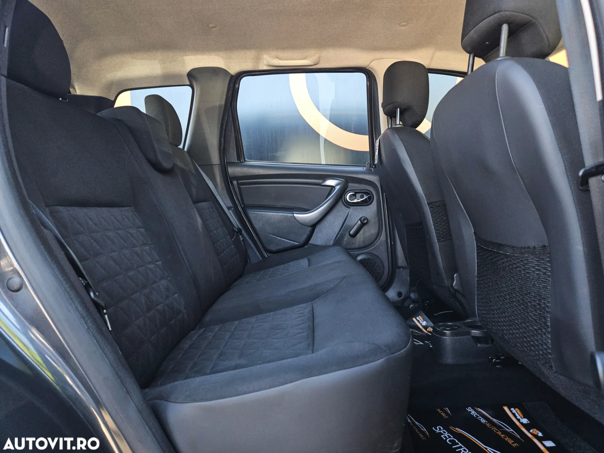 Dacia Duster 1.5 dCi 4WD Comfort - 12