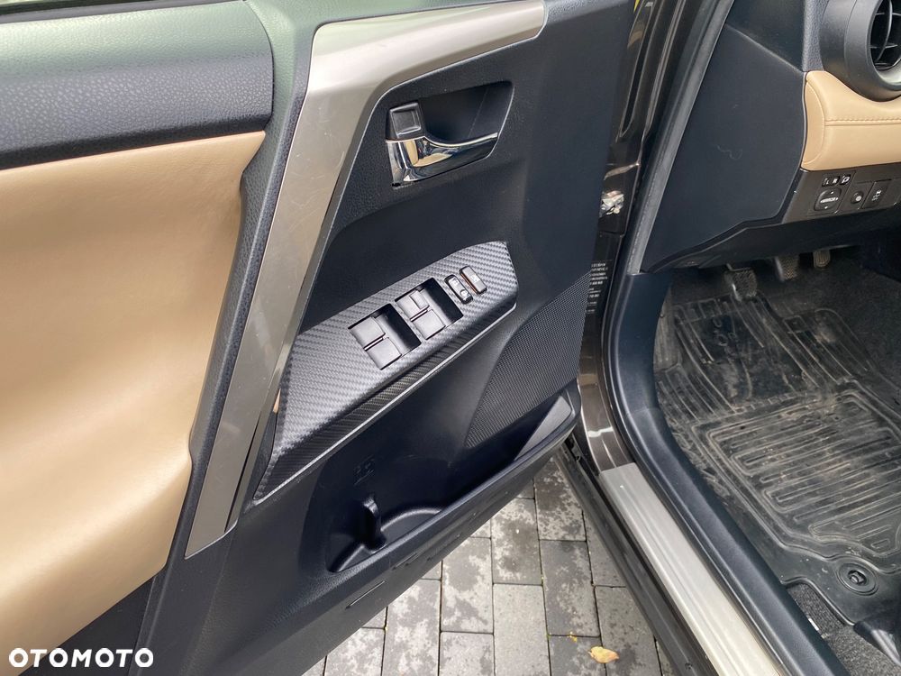 Toyota RAV4 2.0 D-4D Premium - 10