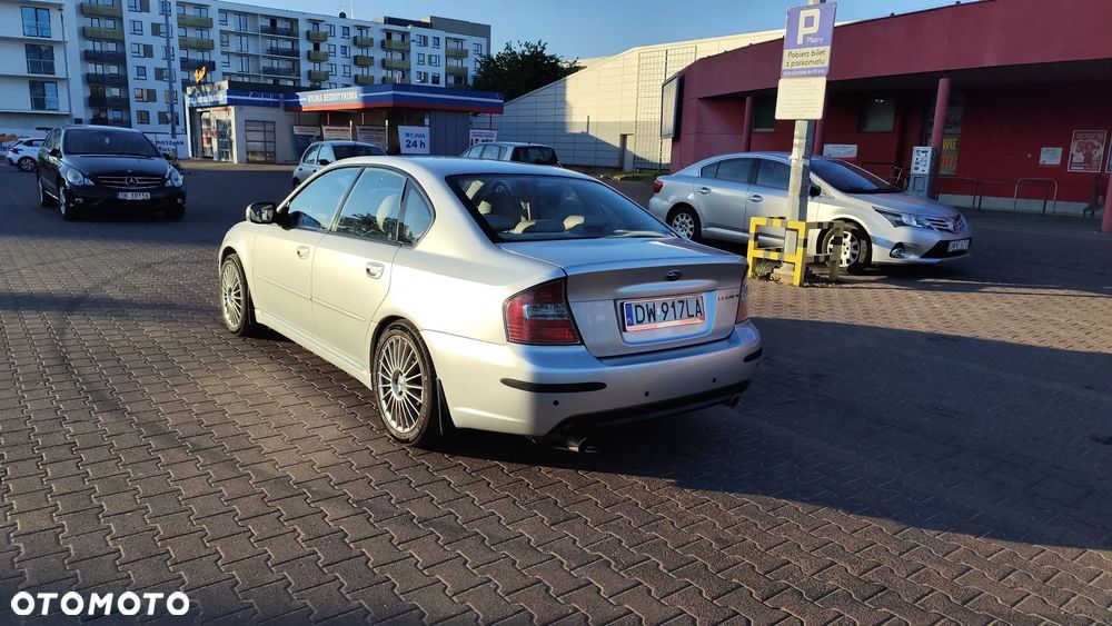 Subaru Legacy - 8