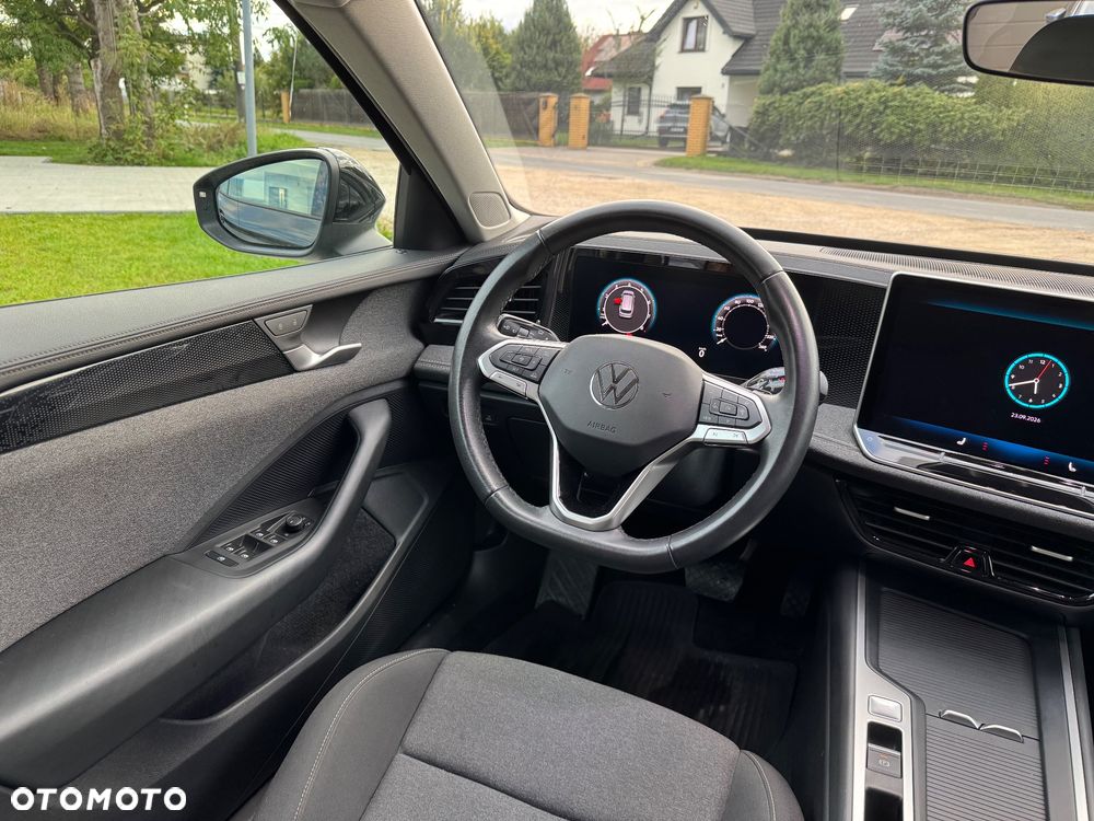 Volkswagen Passat - 25