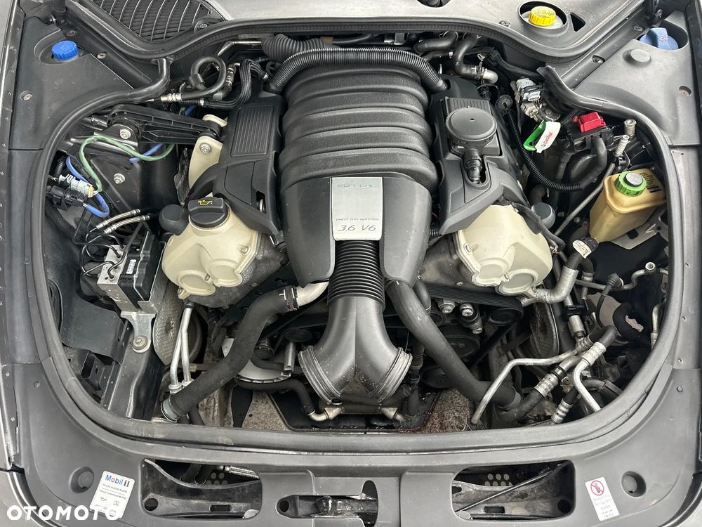 Porsche Panamera - 4