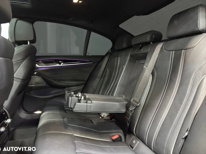 BMW M5 M550i xDrive AT - 17
