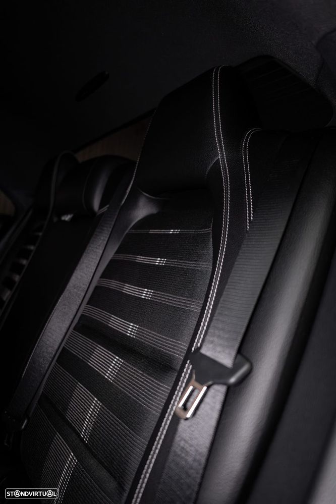 Mercedes-Benz CLA 180 d Urban - 36