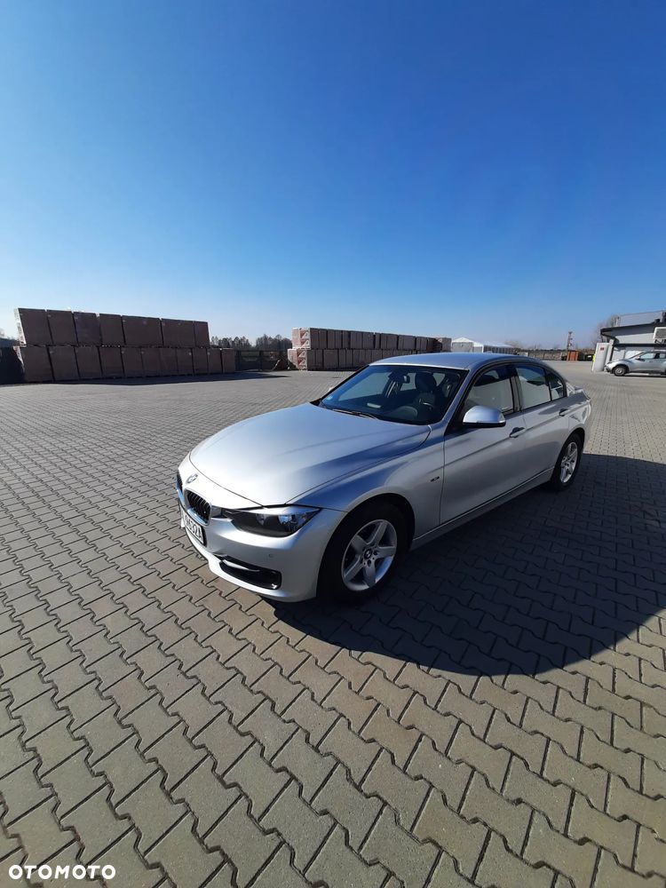 BMW Seria 3 316i Sport Line - 2