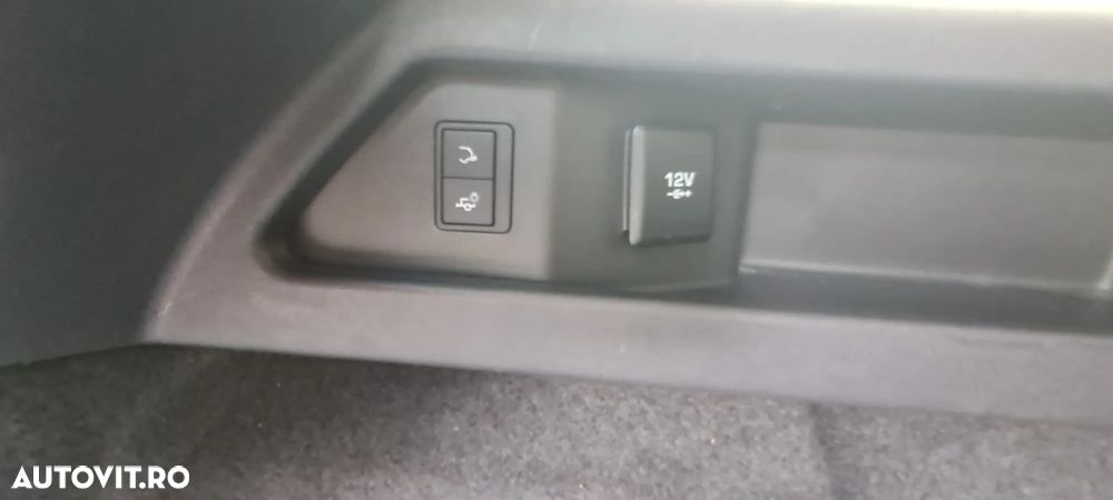 Land Rover Discovery Sport 2.0 l TD4 HSE Luxury Aut. - 12