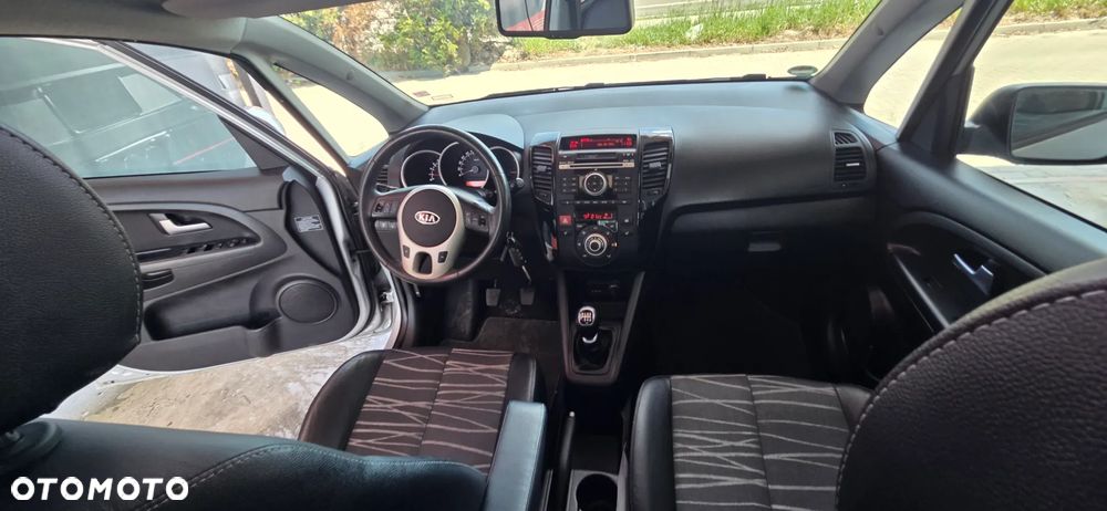 Kia Venga 1.6 CRDi 128 ISG Vision - 36