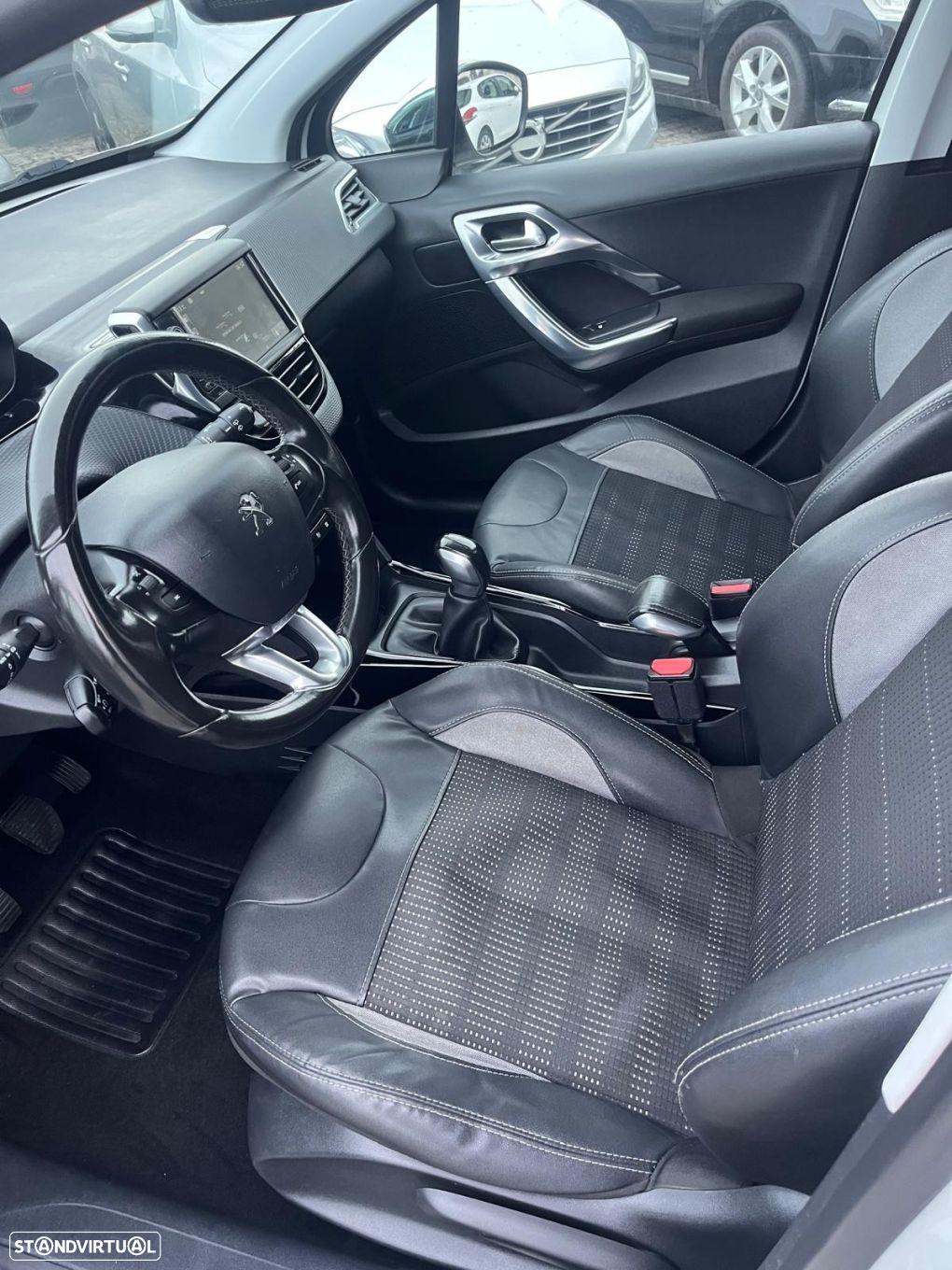 Peugeot 2008 1.6 e-HDi Allure - 11