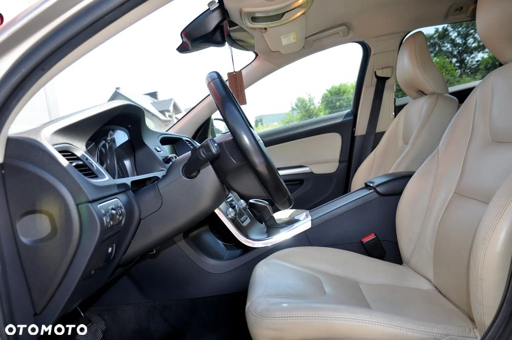 Volvo V60 D3 Geartronic Linje Business - 22