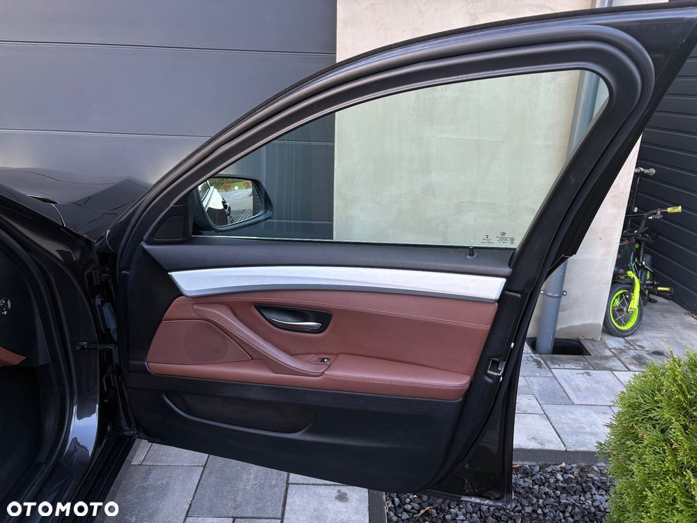 BMW Seria 5 520d xDrive Luxury Line - 27