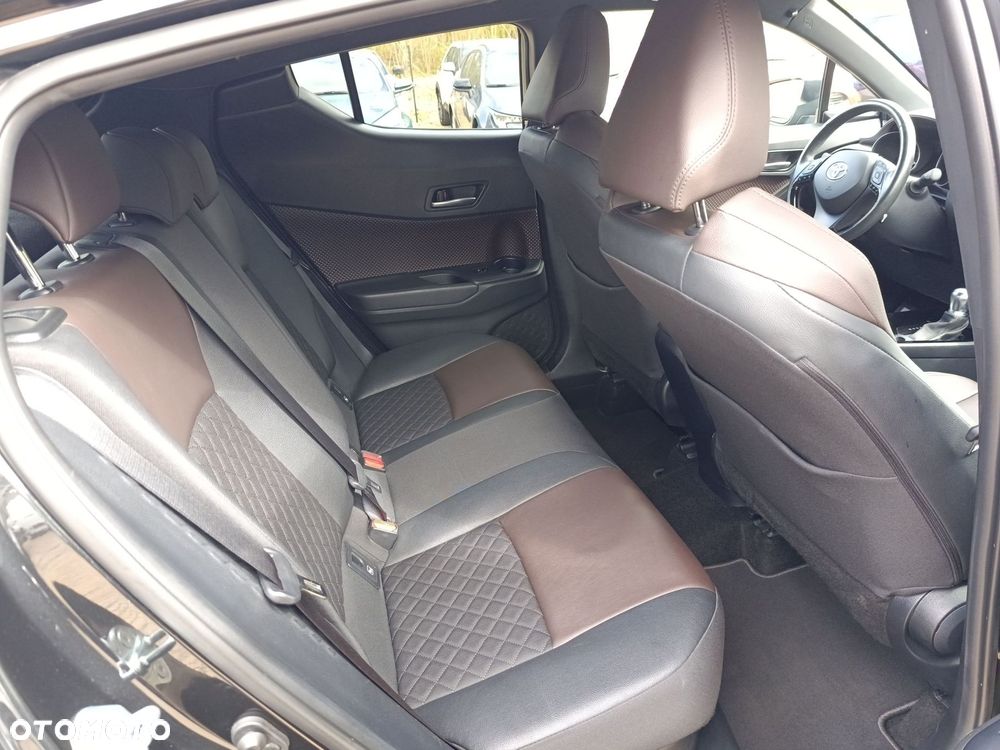 Toyota C-HR 1.8 Hybrid Prestige - 11