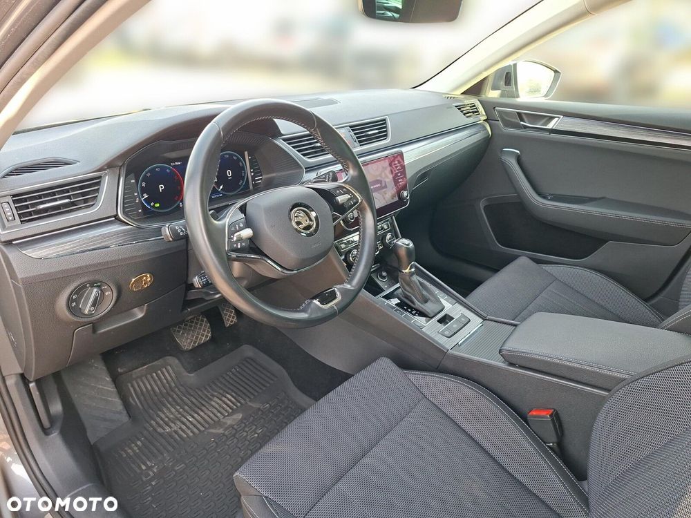 Skoda Superb 2.0 TDI SCR 4x4 Style DSG - 10