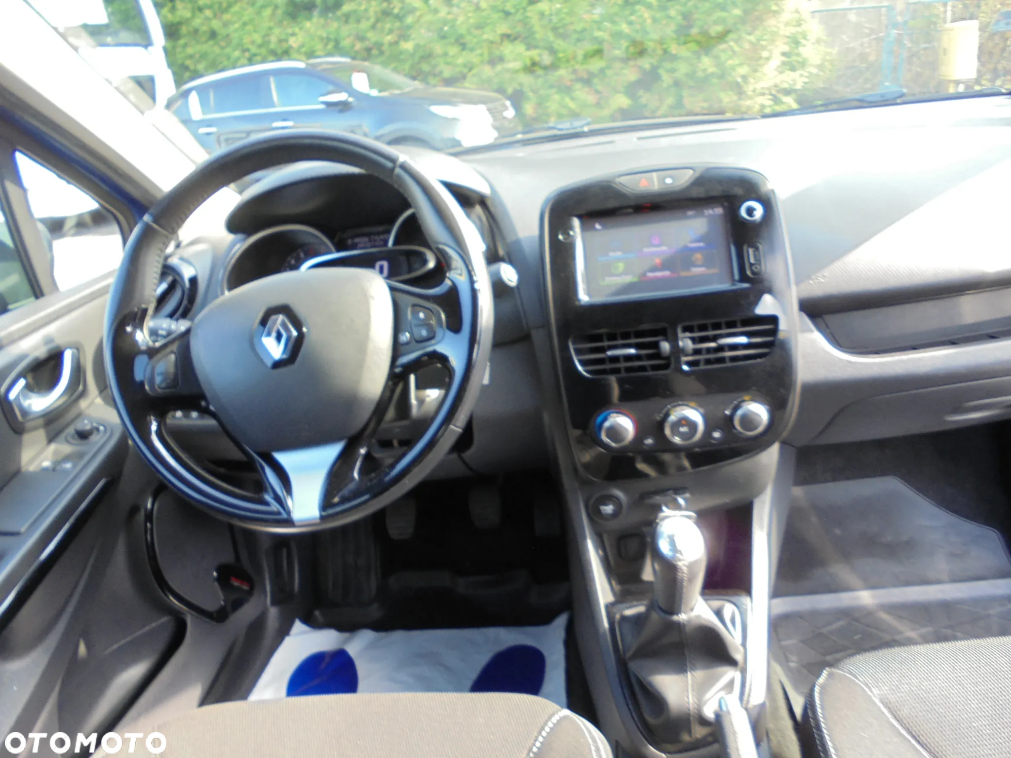 Renault Clio - 11