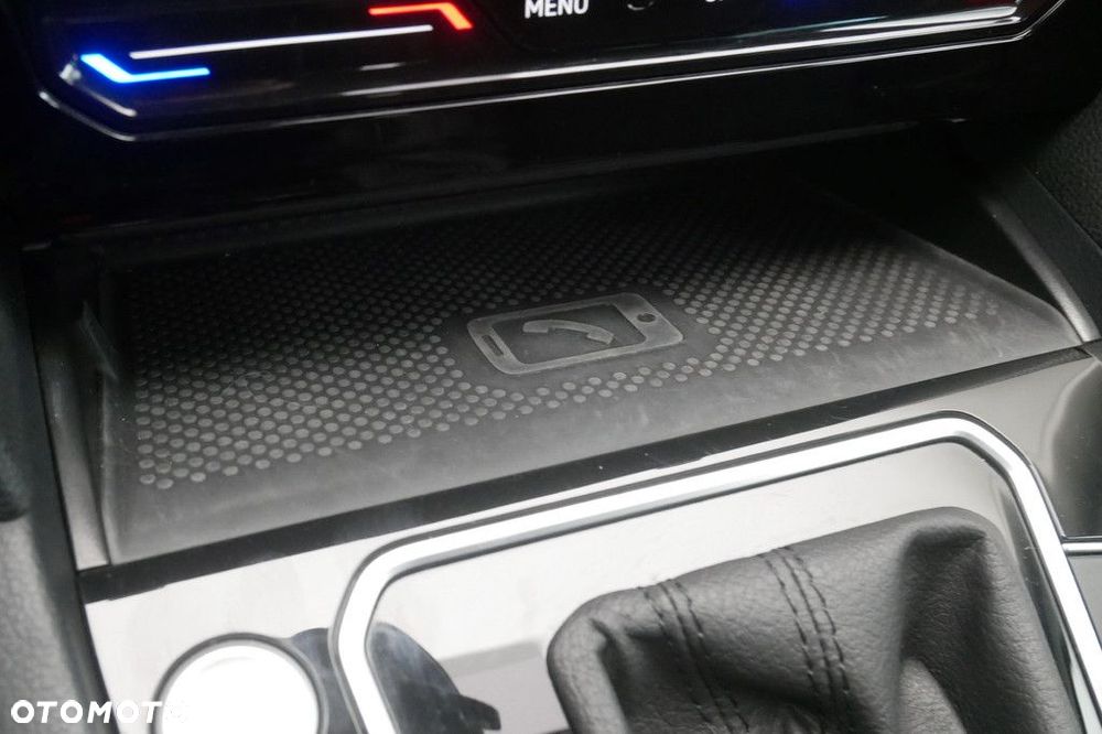 Volkswagen Passat Variant 2.0 TSI Elegance DSG - 27