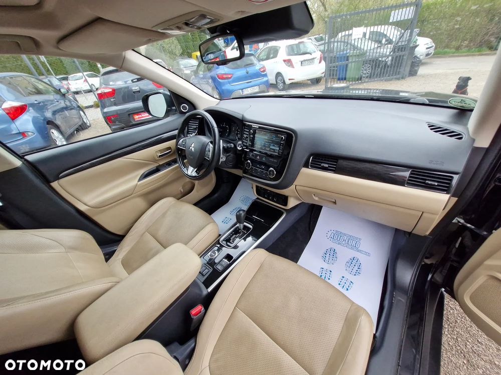 Mitsubishi Outlander - 17