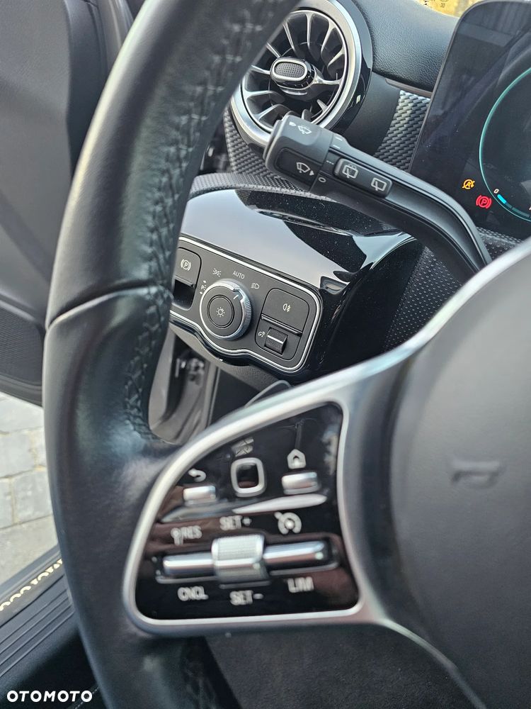 Mercedes-Benz Klasa A 200 d AMG Line 8G-DCT - 22