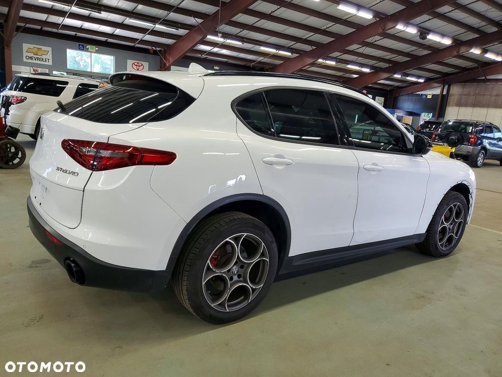 Alfa Romeo Stelvio 2.0 Turbo Q4 - 3