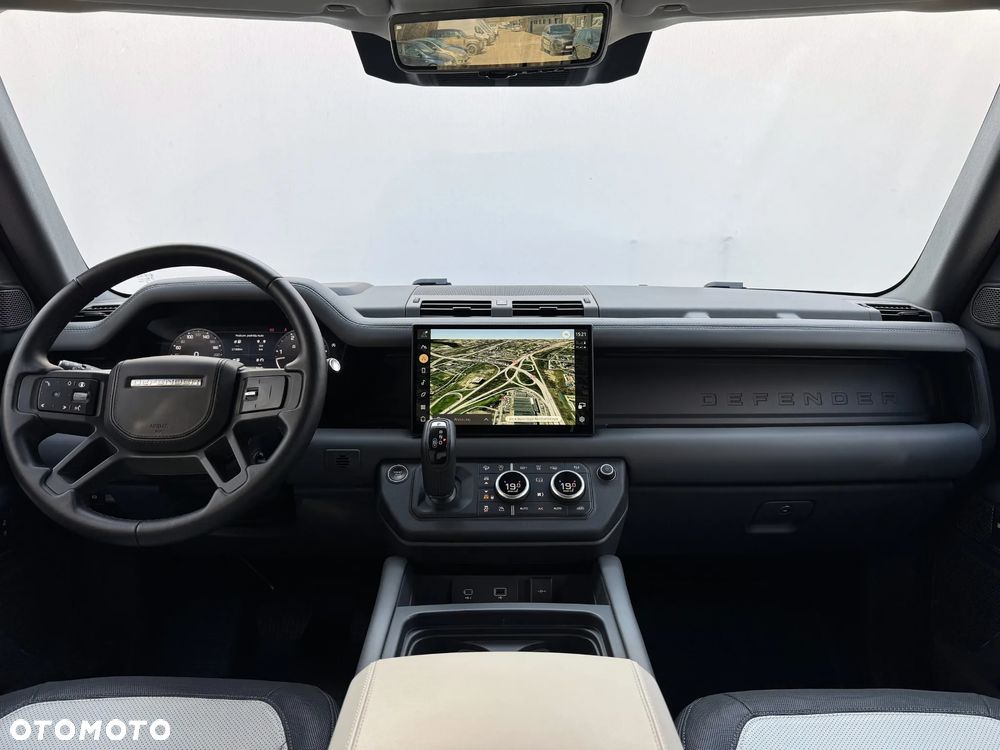 Land Rover Defender 110 D300 X-Dynamic HSE - 10