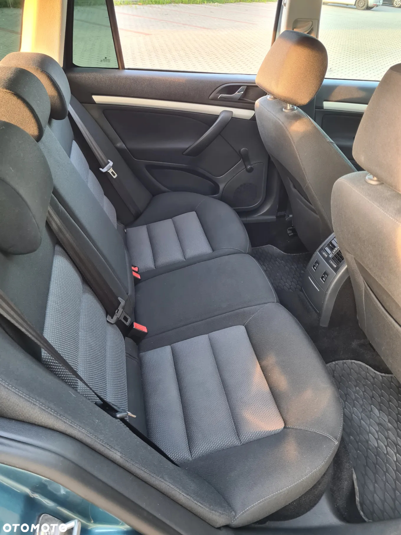 Skoda Octavia 1.6 Ambiente - 11
