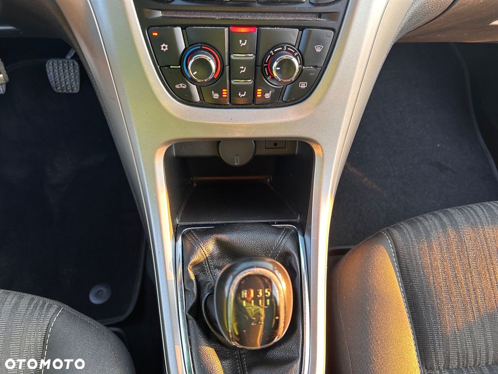 Opel Astra 1.6 Design Edition - 22