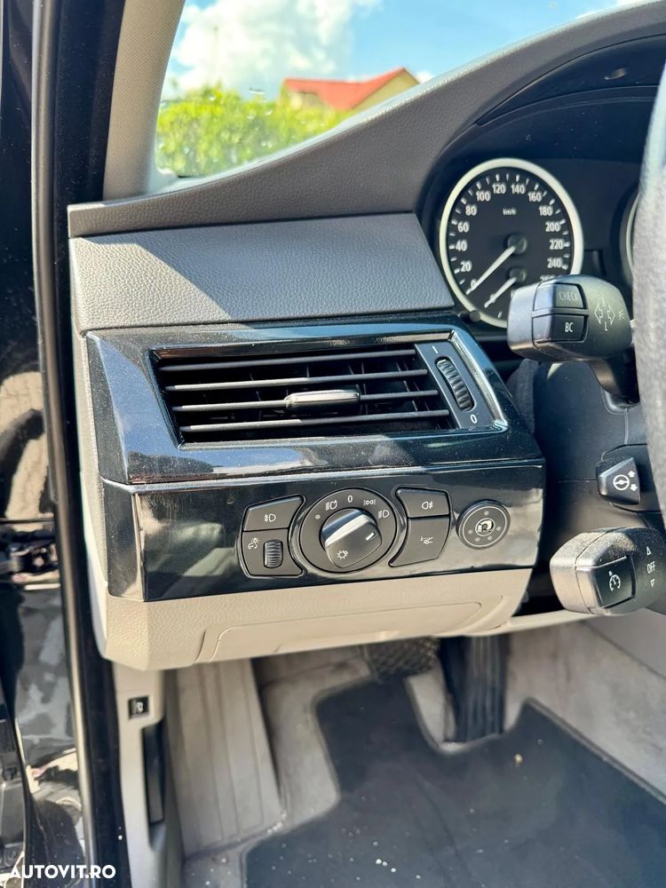 BMW Seria 5 550i Aut. - 11