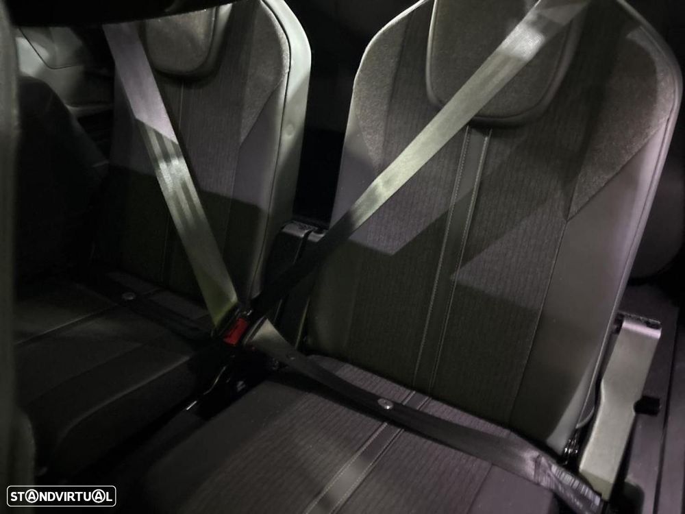 Peugeot 5008 1.5 BlueHDi GT Line EAT8 - 42