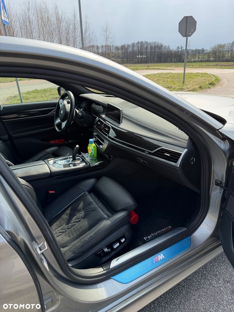 BMW Seria 7 - 12