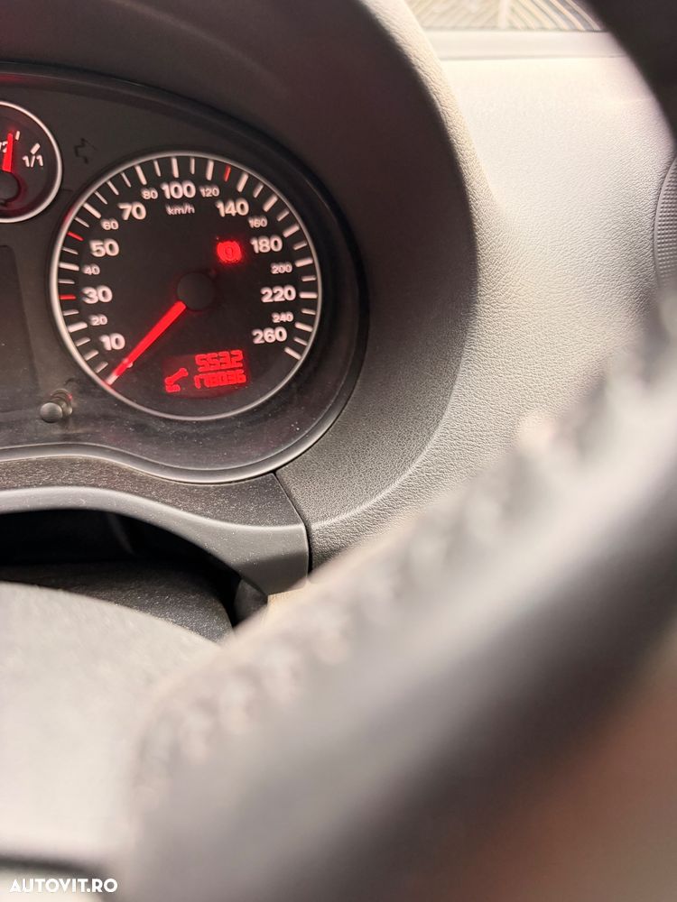 Audi A3 1.6 Ambiente - 8