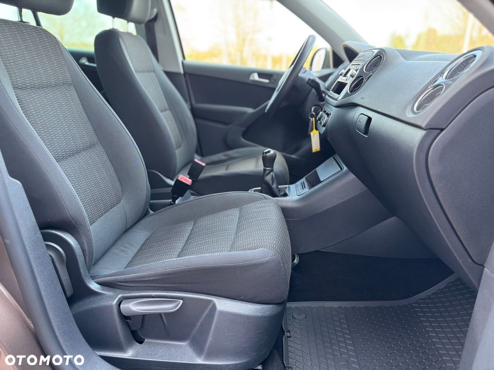 Volkswagen Tiguan 2.0 TDI DPF BlueMotion Technology Exclusive - 16