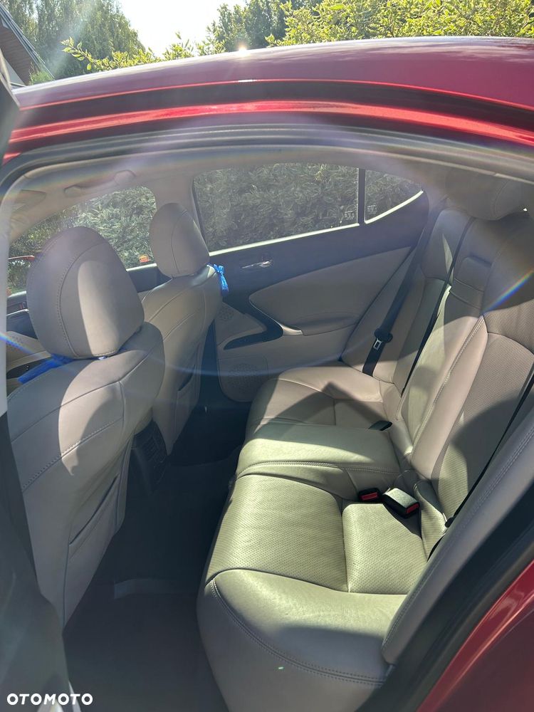 Lexus IS 220d - 15