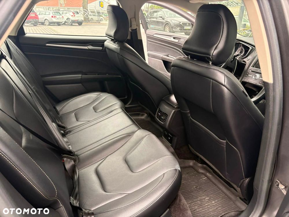 Ford Fusion - 14