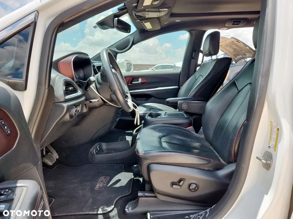 Chrysler Pacifica - 7