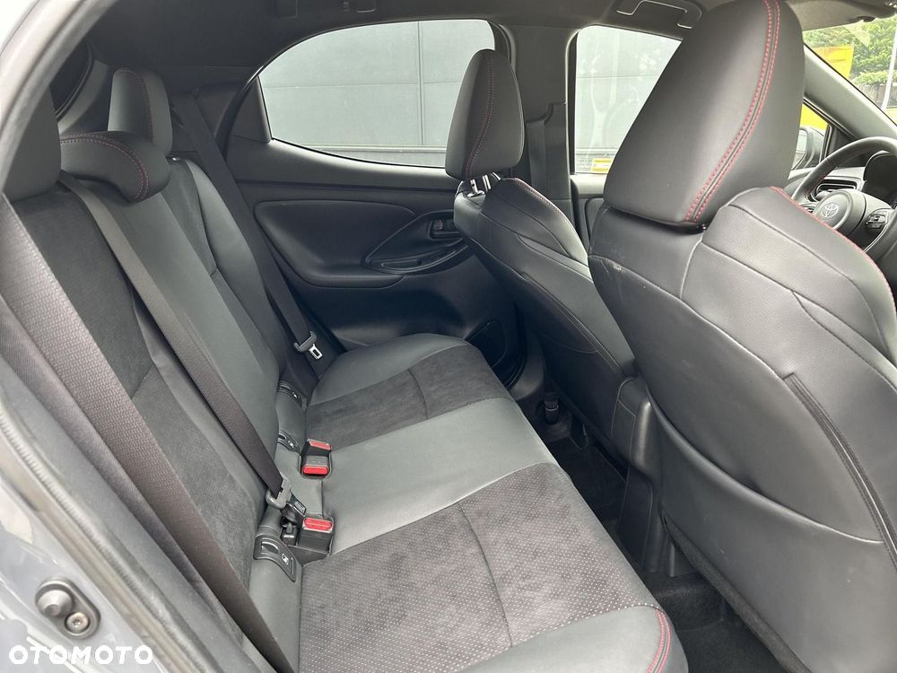 Toyota Yaris - 13
