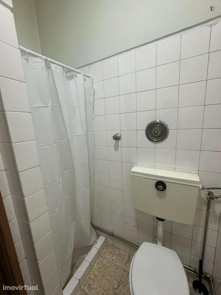 Quarto - localizado em Ramalde Porto - Grande imagem: 3/12