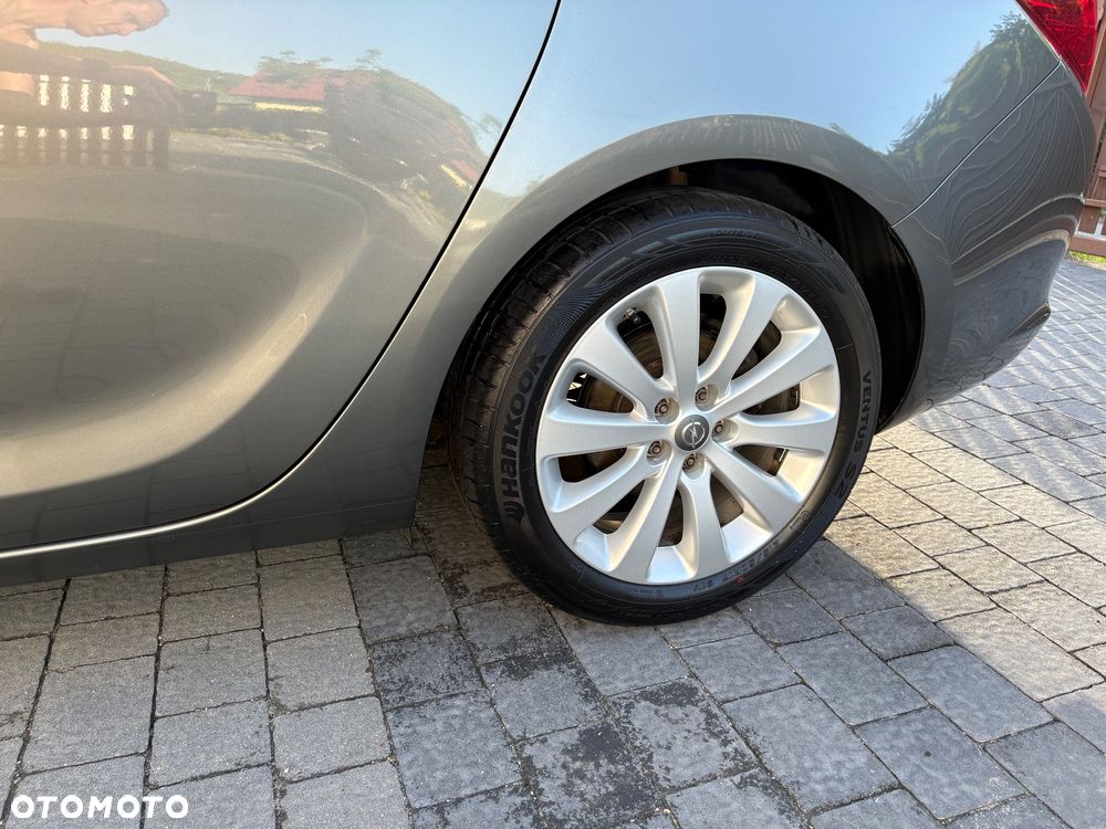 Opel Astra 1.4 T Executive - 17