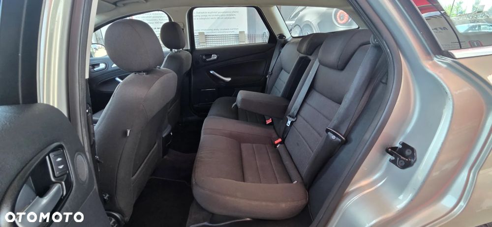 Ford Mondeo 2.0 TDCi Ghia - 32