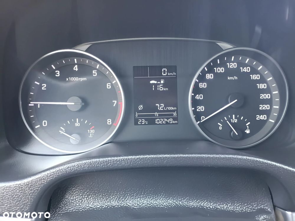Hyundai Elantra 1.6 Classic Plus - 6