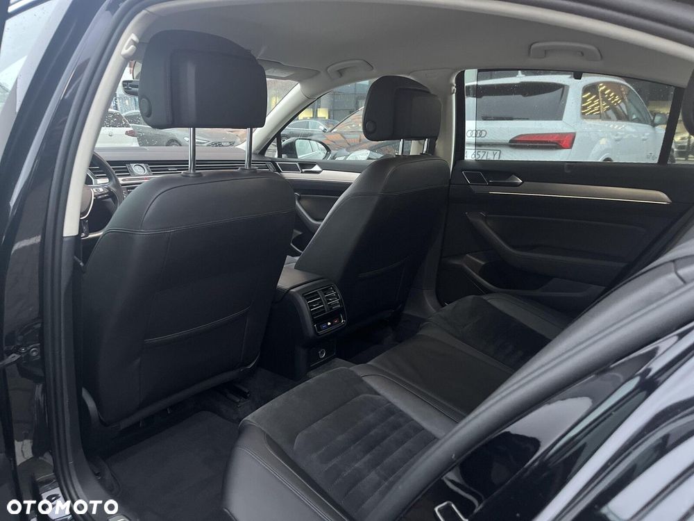 Volkswagen Passat 1.8 TSI BMT Highline - 35