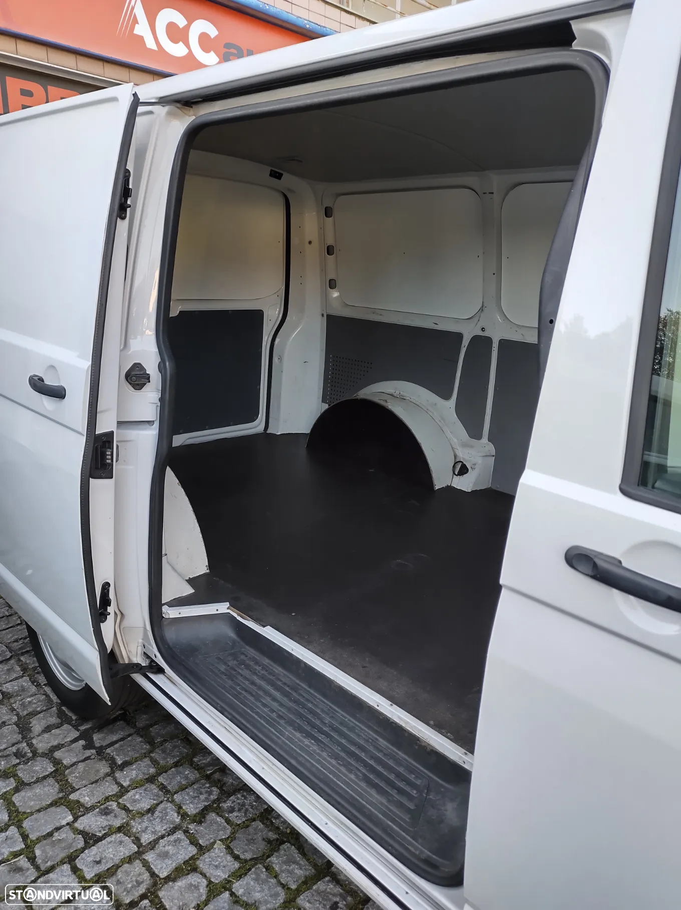 VW TRANSPORTER - 13