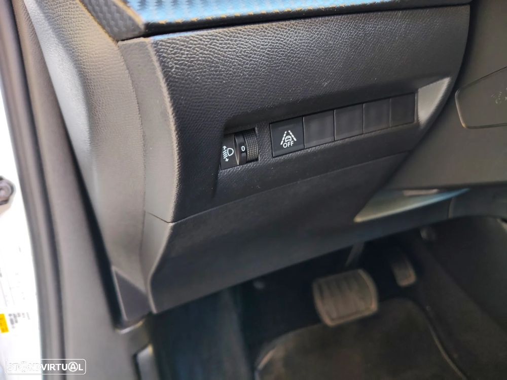 Peugeot e-2008 Allure Pack - 40