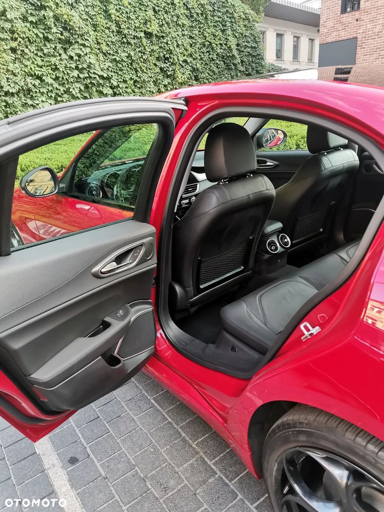 Alfa Romeo Giulia 2.0 Turbo 16V AT8-Q4 Ti - 13