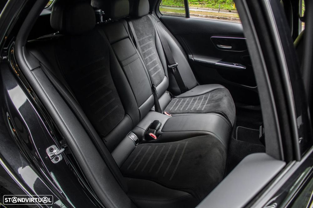 Mercedes-Benz C 300 e AMG Line - 32