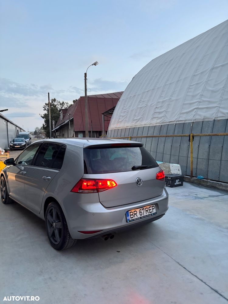 Volkswagen Golf - 33