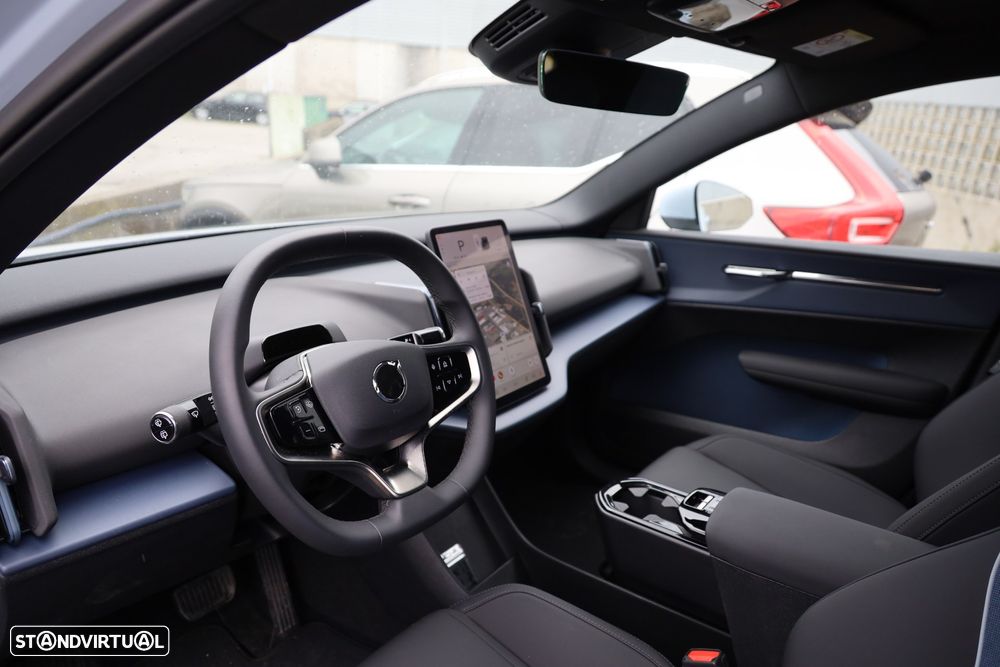 Volvo EX30 69 kWh Single Motor Extended Range Core - 11