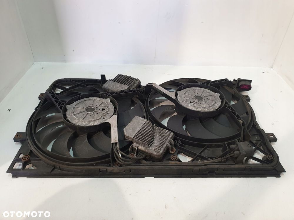 obudowa wentylator chłodnic 3d0121191q phaeton 3d2 3.0tdi 06r - 2