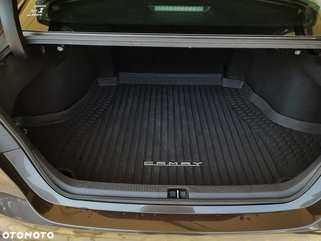 Toyota Camry - 19