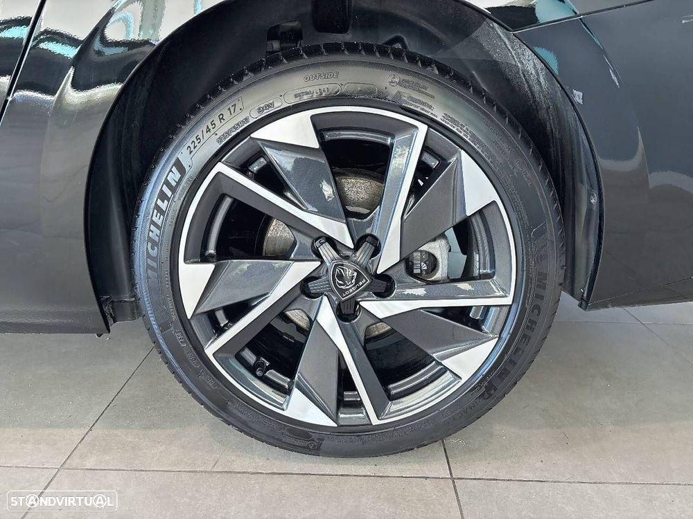 Peugeot 308 1.2 Hybrid Allure e-DCS6 - 11