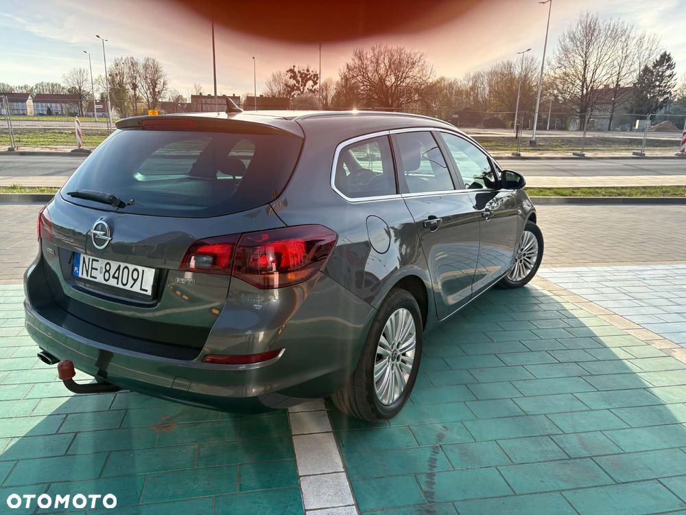 Opel Astra 2.0 CDTI DPF Cosmo - 8