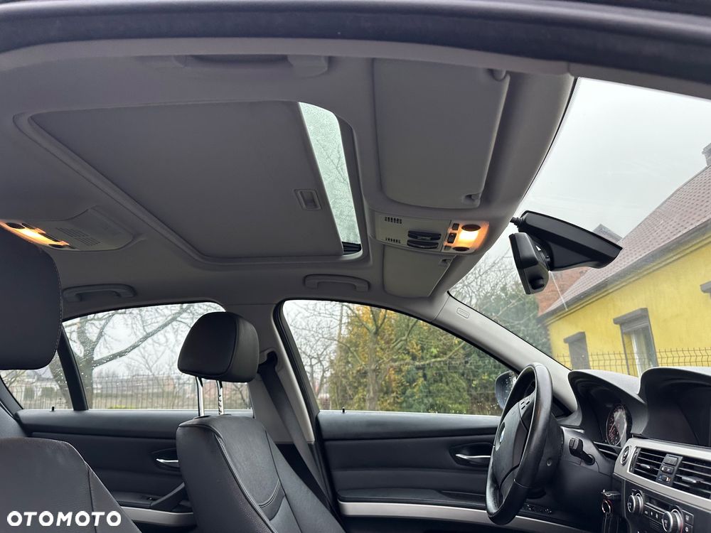 BMW Seria 3 325i Edition Exclusive - 12