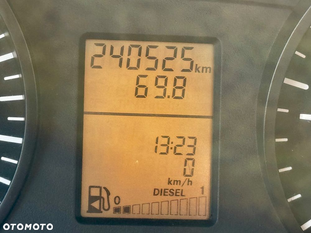 Mercedes-Benz Sprinter - 16