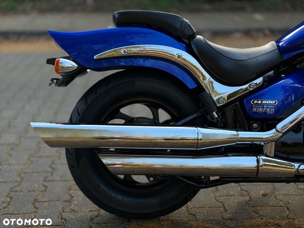 Suzuki Intruder - 13